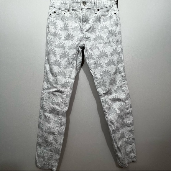 Vineyard Vines Floral Eyelet printed denim - Picture 1 of 5